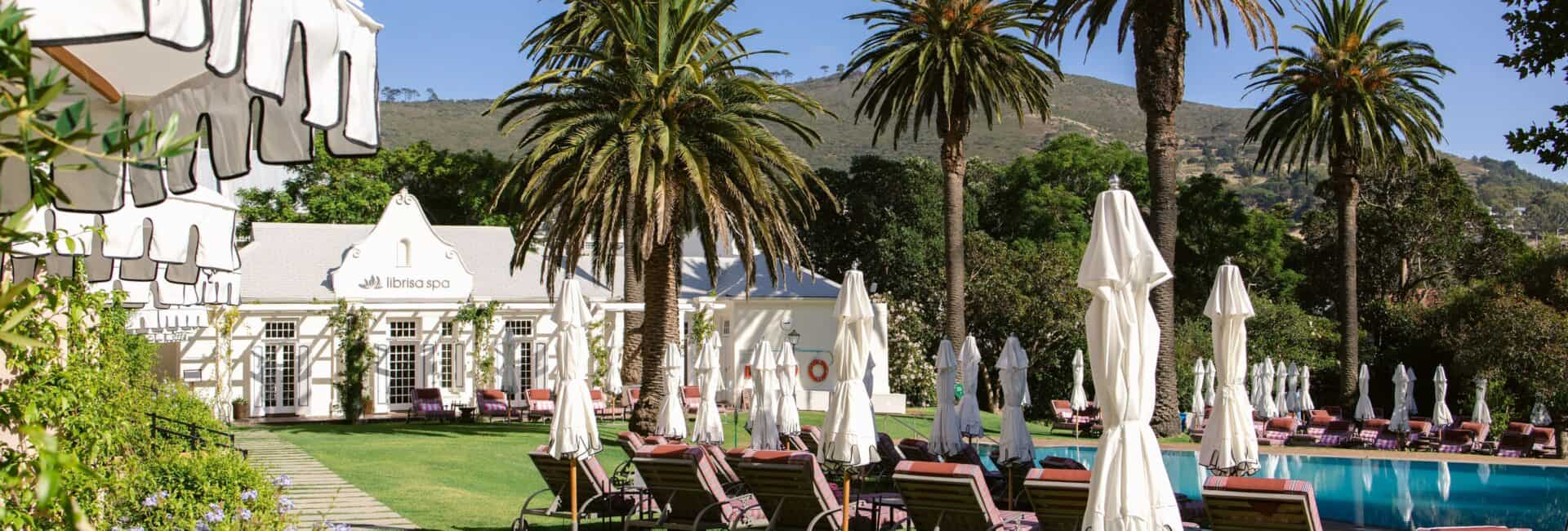 Belmond_Mount Nelson Pool & Oasis_View