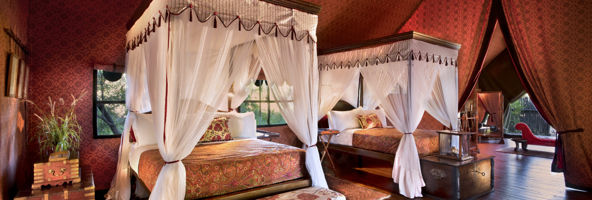 Jack's Camp - Guest tent twin bed