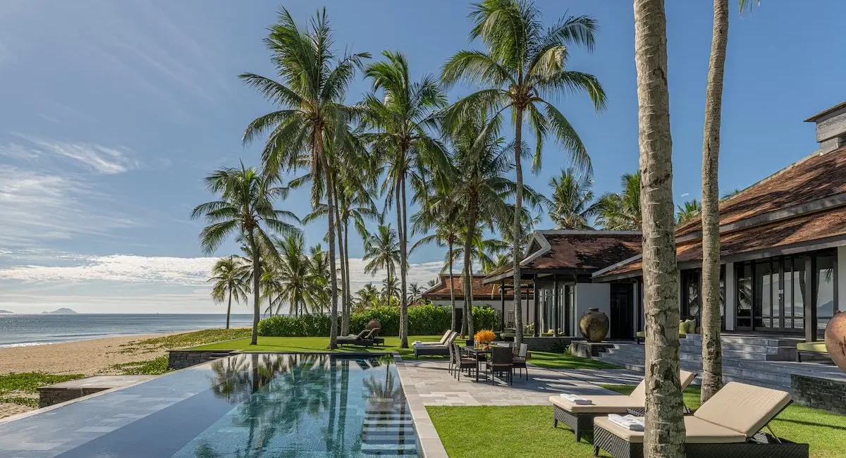 Four Seasons Resort The Nam Hai/ Pool Villa Side View